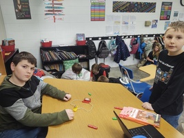 4th grade students working on Circuits in Mrs. Jens Class.